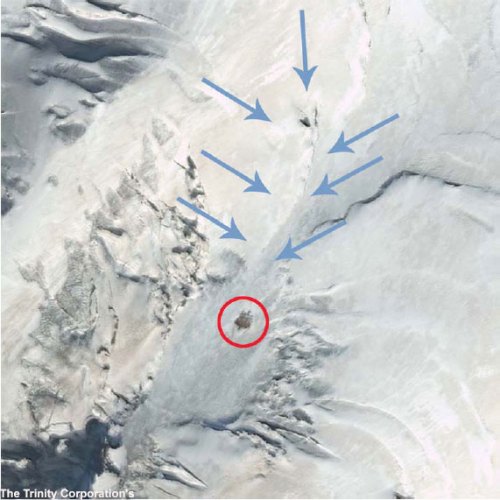 Supuesta imagen satélite del Ararat mostrando la  "inequívoca" imagen de un barco.